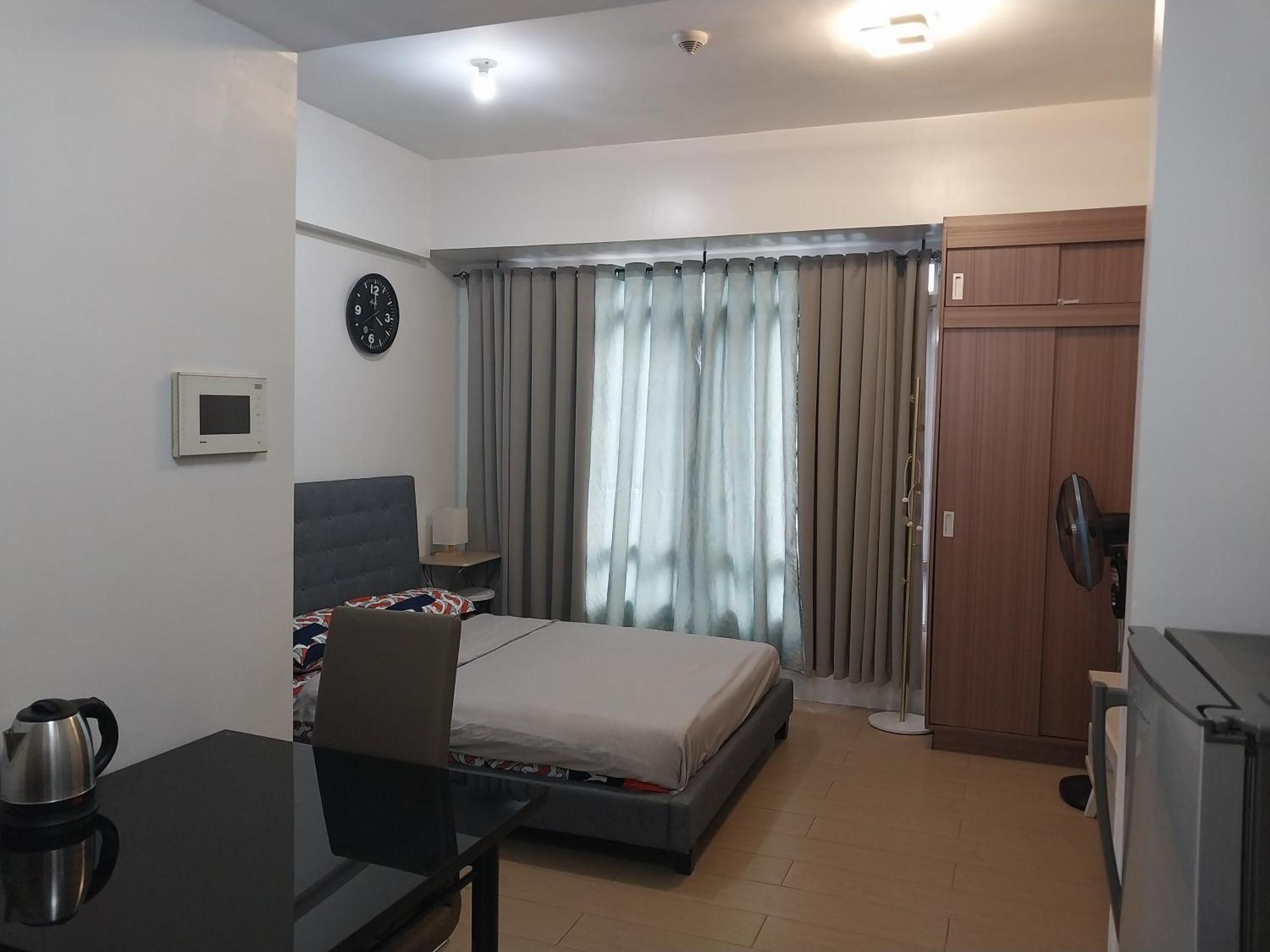 Alps At 150 Newport Blvd Condominum Near T3 Pasay Exterior photo